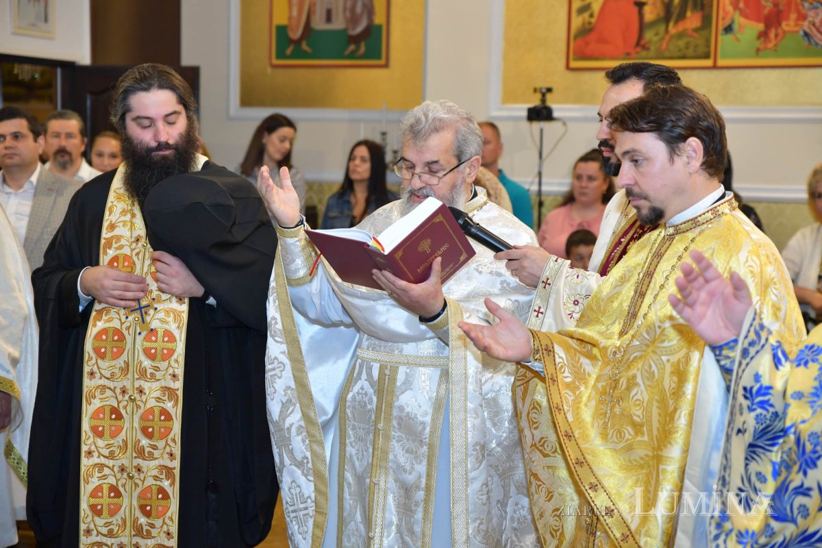 Veşmânt al Sfintei Cuvioase Parascheva dăruit capelei Centrului Luxab 259089