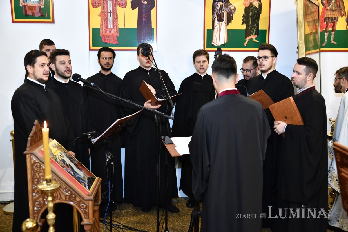 Veşmânt al Sfintei Cuvioase Parascheva dăruit capelei Centrului Luxab 259092