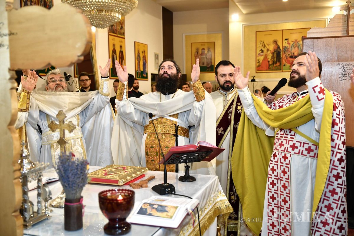 Veşmânt al Sfintei Cuvioase Parascheva dăruit capelei Centrului Luxab 259094