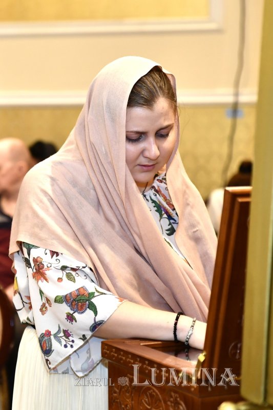 Veşmânt al Sfintei Cuvioase Parascheva dăruit capelei Centrului Luxab 259097