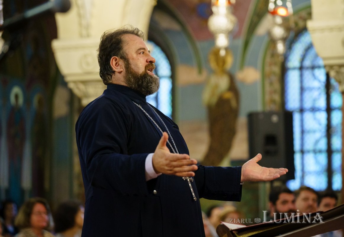 Corala „Nicolae Lungu” a concertat la Biserica „Sfântul Elefterie“-Nou 259260