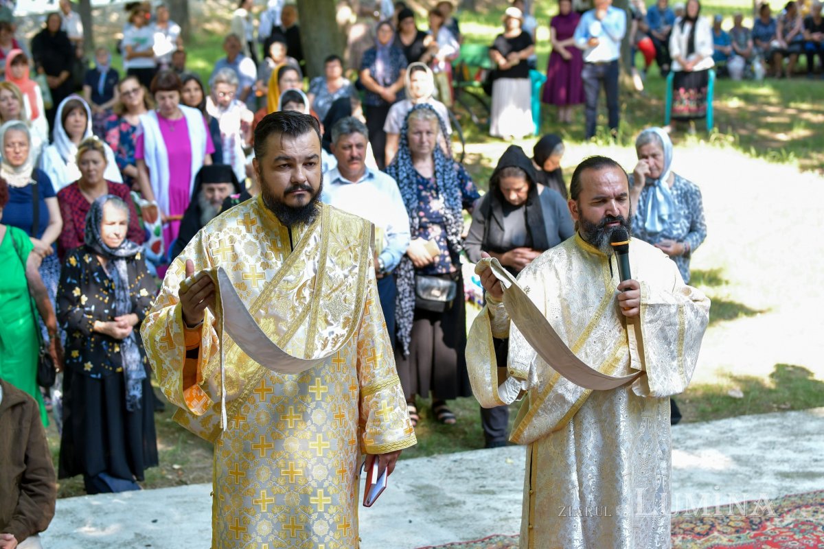 Sărbătorirea Sfântului Grigorie Dascălul la Mănăstirea Căldărușani 259452