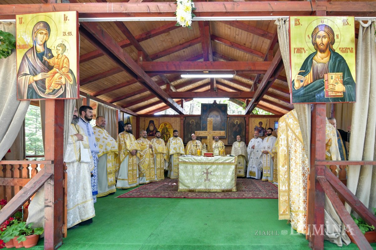 Sărbătorirea Sfântului Grigorie Dascălul la Mănăstirea Căldărușani 259467