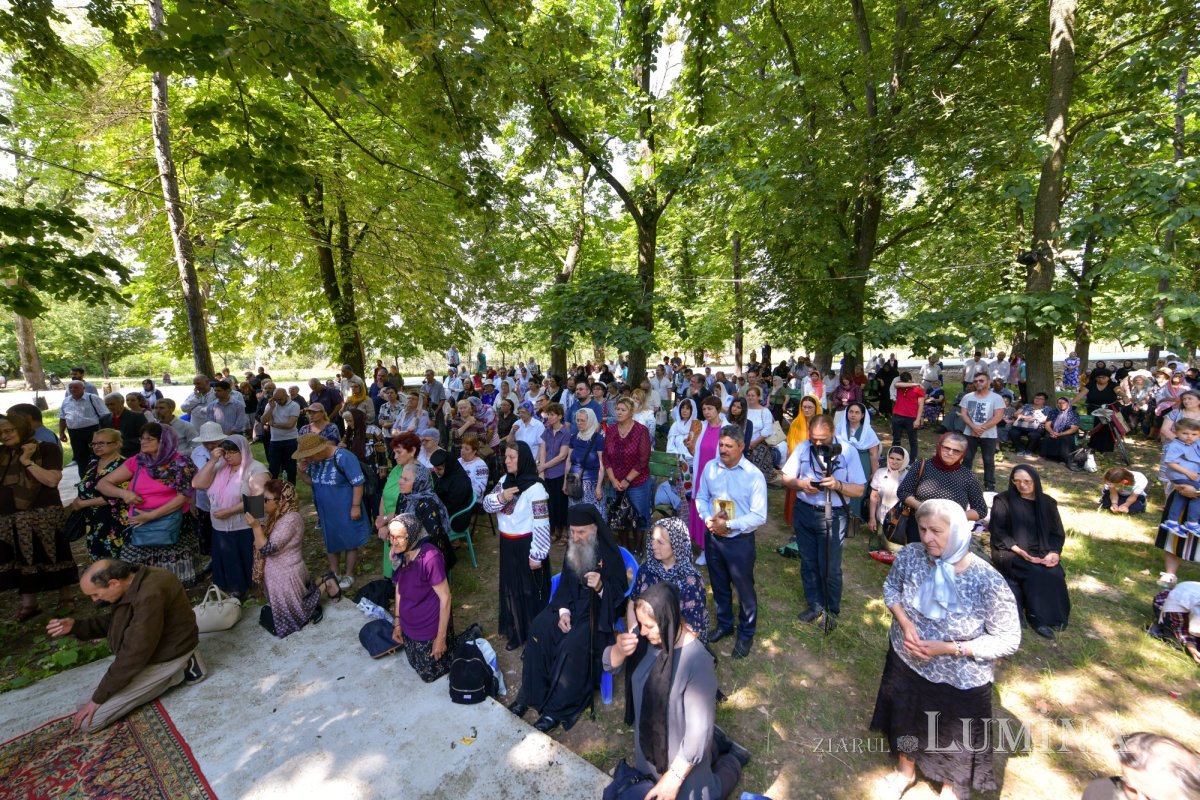 Sărbătorirea Sfântului Grigorie Dascălul la Mănăstirea Căldărușani 259472
