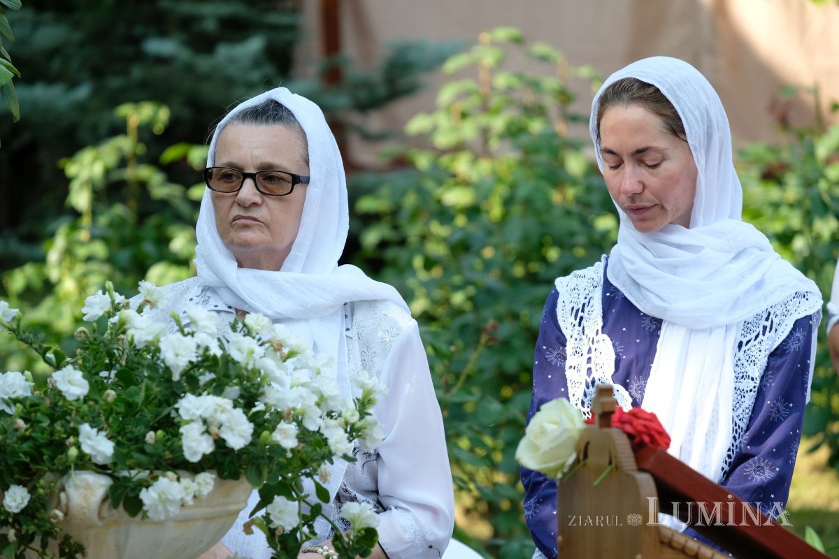 Fidelitate față de sfinți și fast liturgic la hramul Mănăstirii Plumbuita 259764