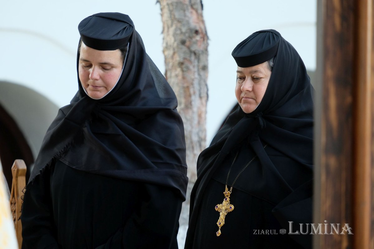 Fidelitate față de sfinți și fast liturgic la hramul Mănăstirii Plumbuita 259765