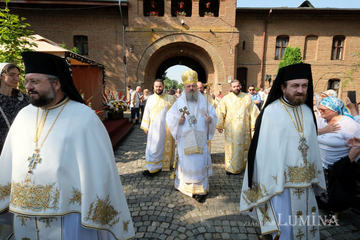 Fidelitate față de sfinți și fast liturgic la hramul Mănăstirii Plumbuita 259771