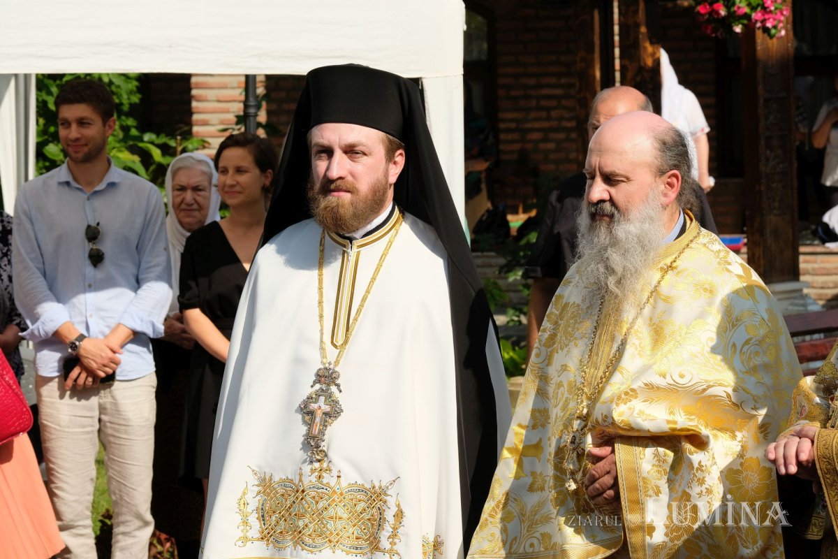 Fidelitate față de sfinți și fast liturgic la hramul Mănăstirii Plumbuita 259779