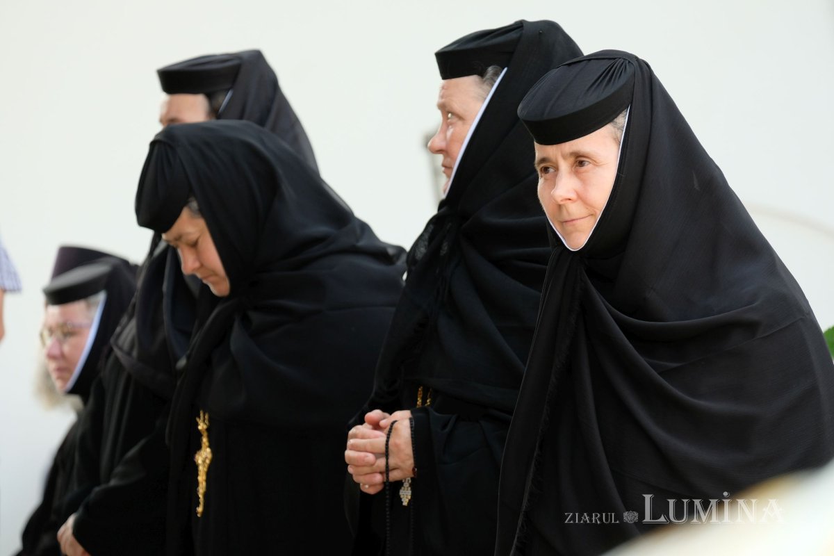 Fidelitate față de sfinți și fast liturgic la hramul Mănăstirii Plumbuita 259782