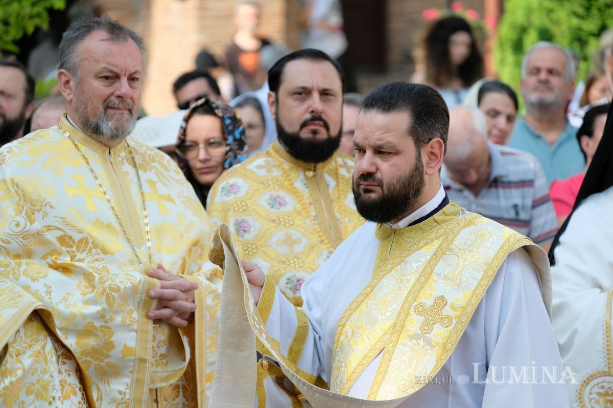 Fidelitate față de sfinți și fast liturgic la hramul Mănăstirii Plumbuita 259788