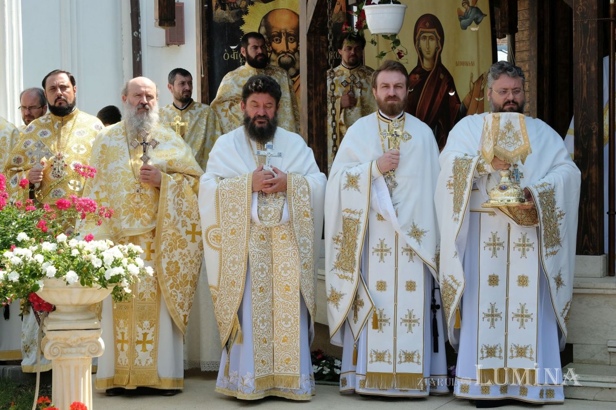 Fidelitate față de sfinți și fast liturgic la hramul Mănăstirii Plumbuita 259805