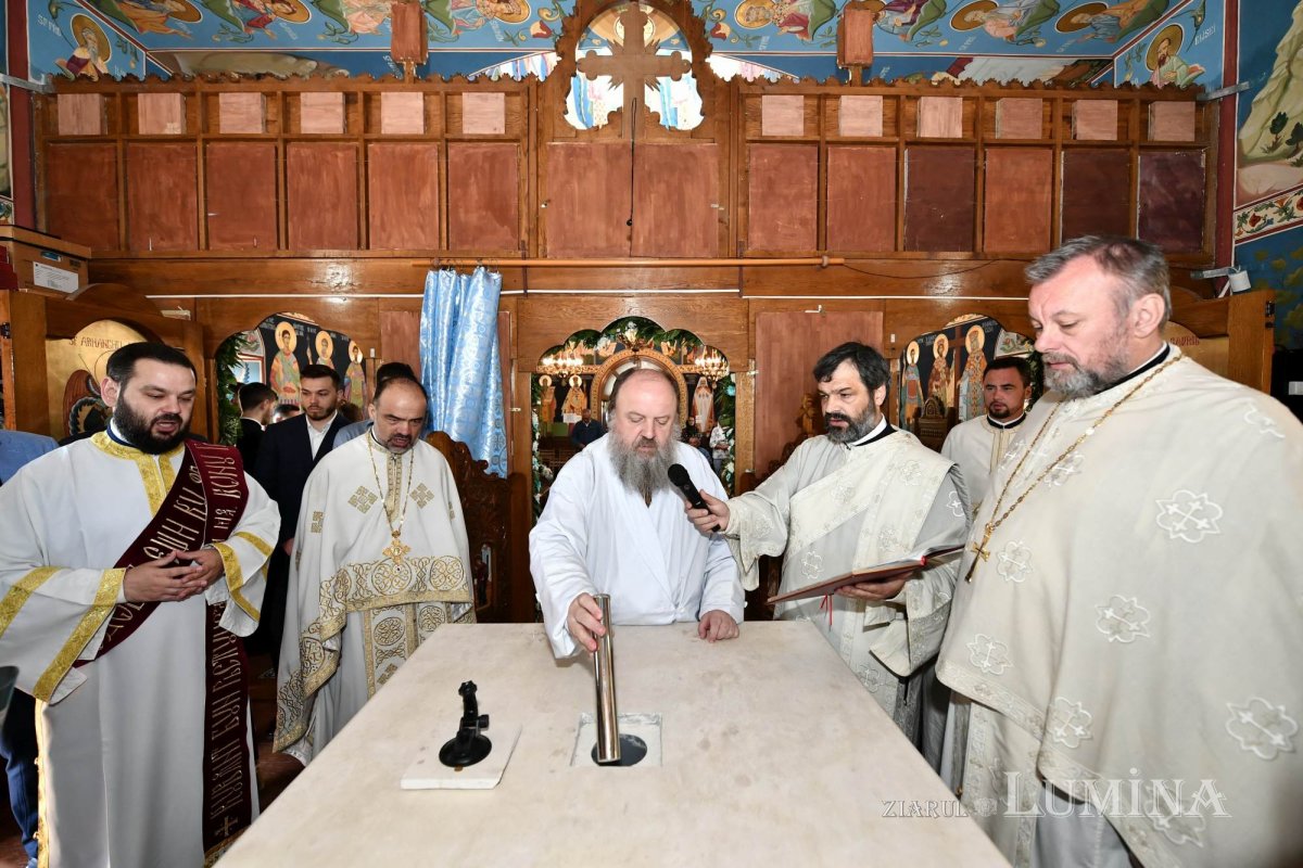 Bucuria sfințirii bisericii în parohia ilfoveană Ostrat 260202