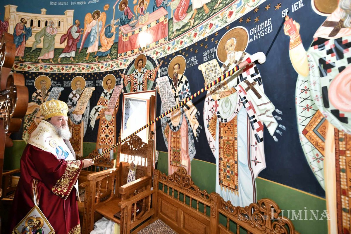 Bucuria sfințirii bisericii în parohia ilfoveană Ostrat 260209