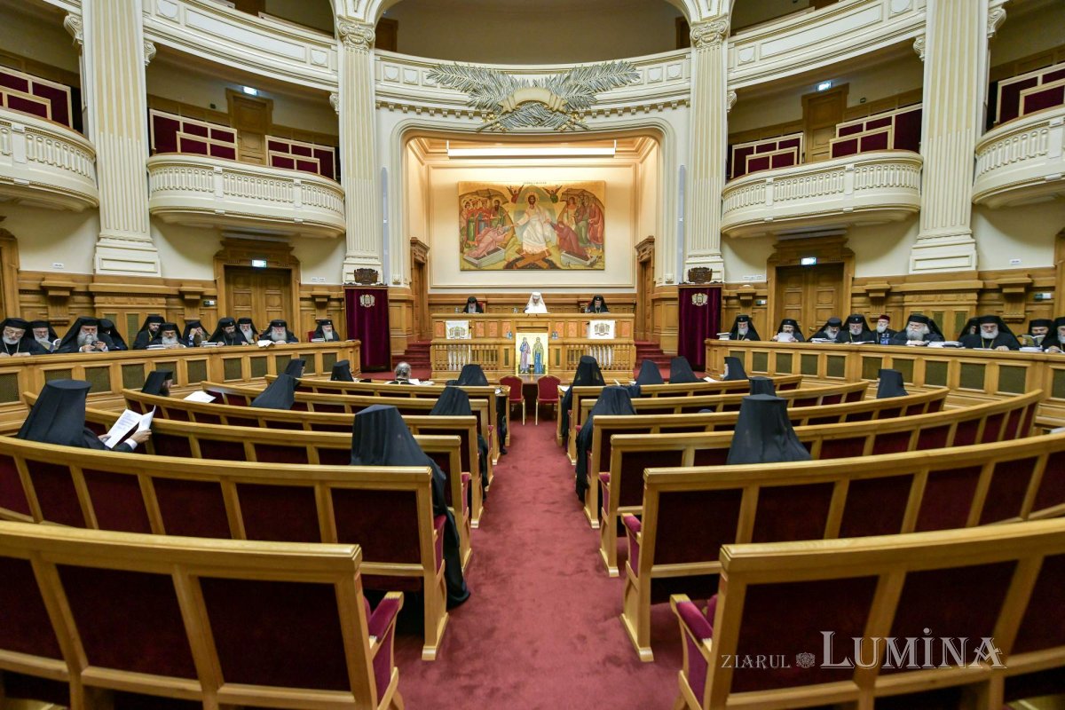 Doi noi Episcopi-vicari aleși de Sfântul Sinod 260594