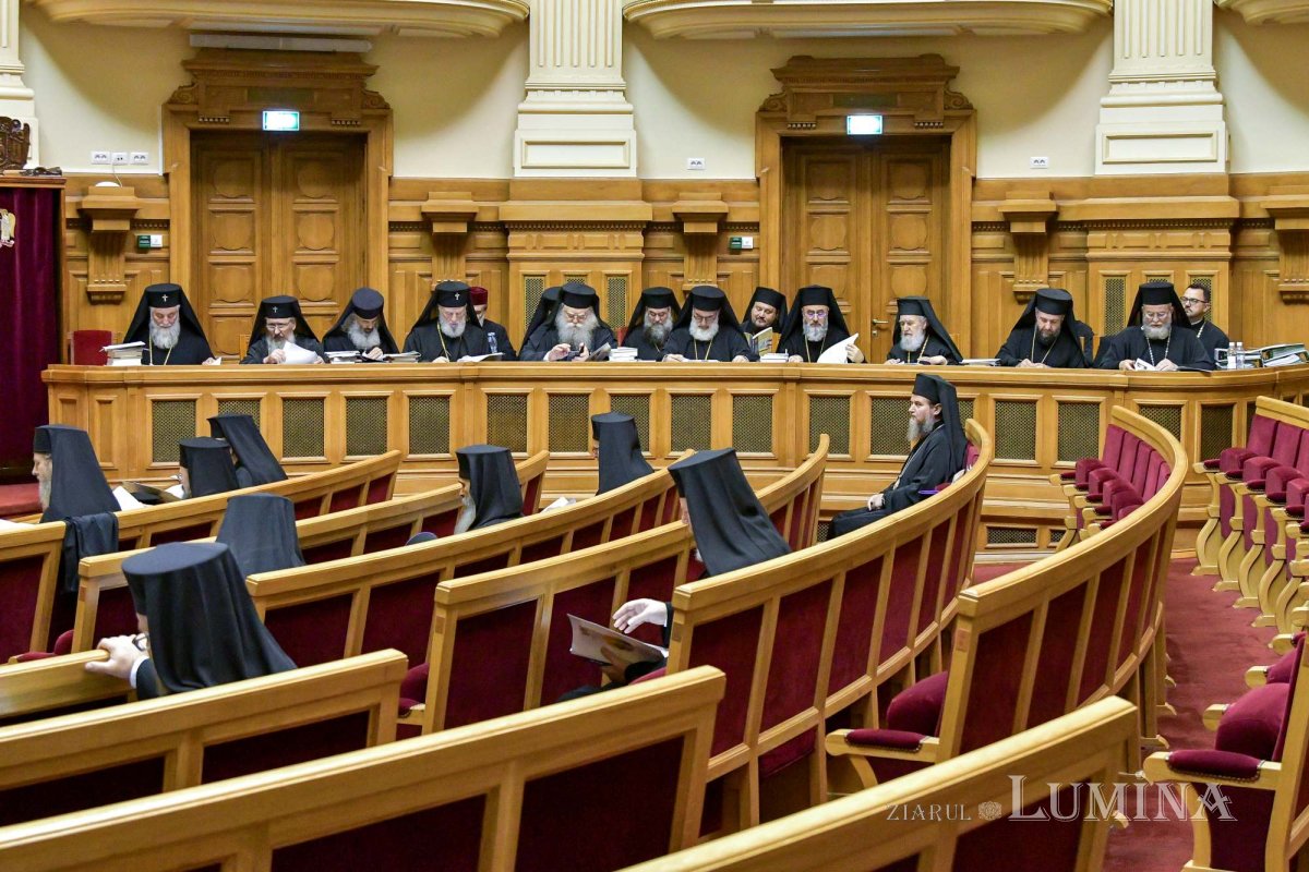 Doi noi Episcopi-vicari aleși de Sfântul Sinod 260596