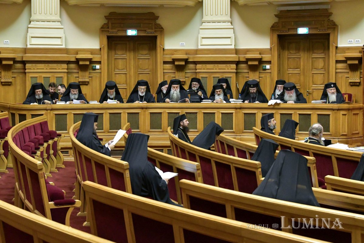 Doi noi Episcopi-vicari aleși de Sfântul Sinod 260597