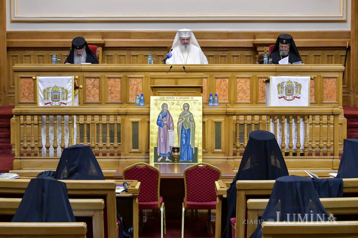 Doi noi Episcopi-vicari aleși de Sfântul Sinod 260598