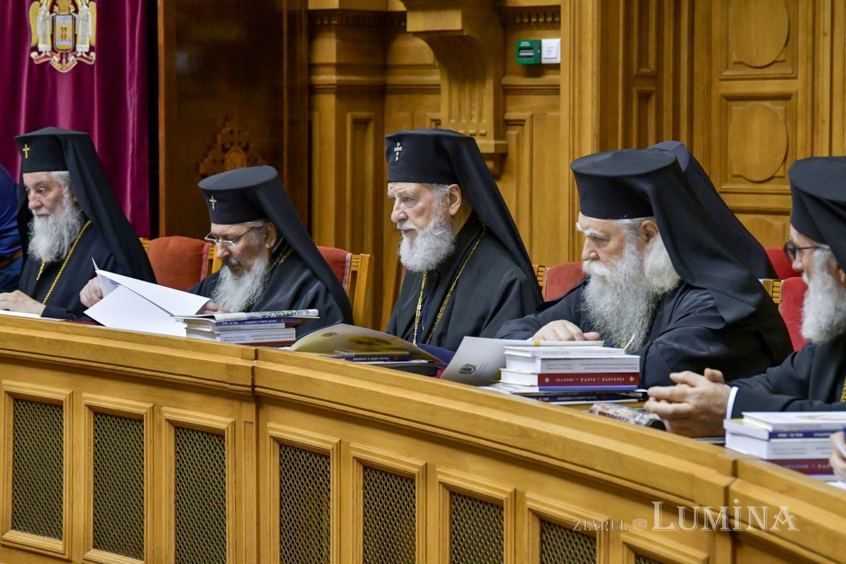 Doi noi Episcopi-vicari aleși de Sfântul Sinod 260603