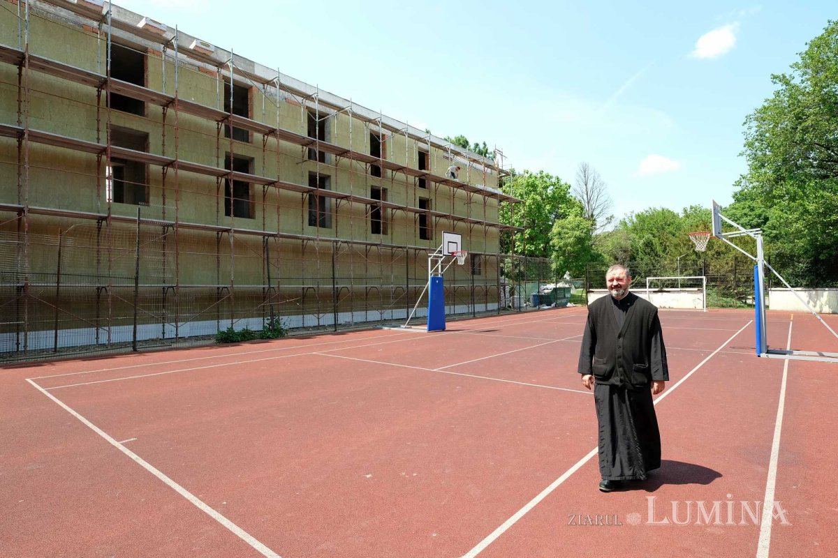 Educație și filantropie la Parohia Mavrogheni din București 260330