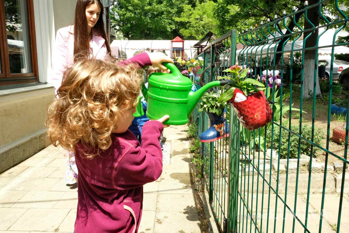 Educație și filantropie la Parohia Mavrogheni din București 261044