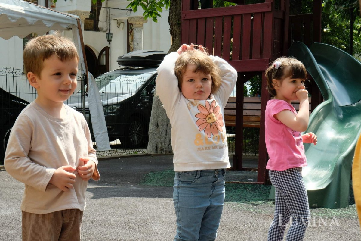 Educație și filantropie la Parohia Mavrogheni din București 261051