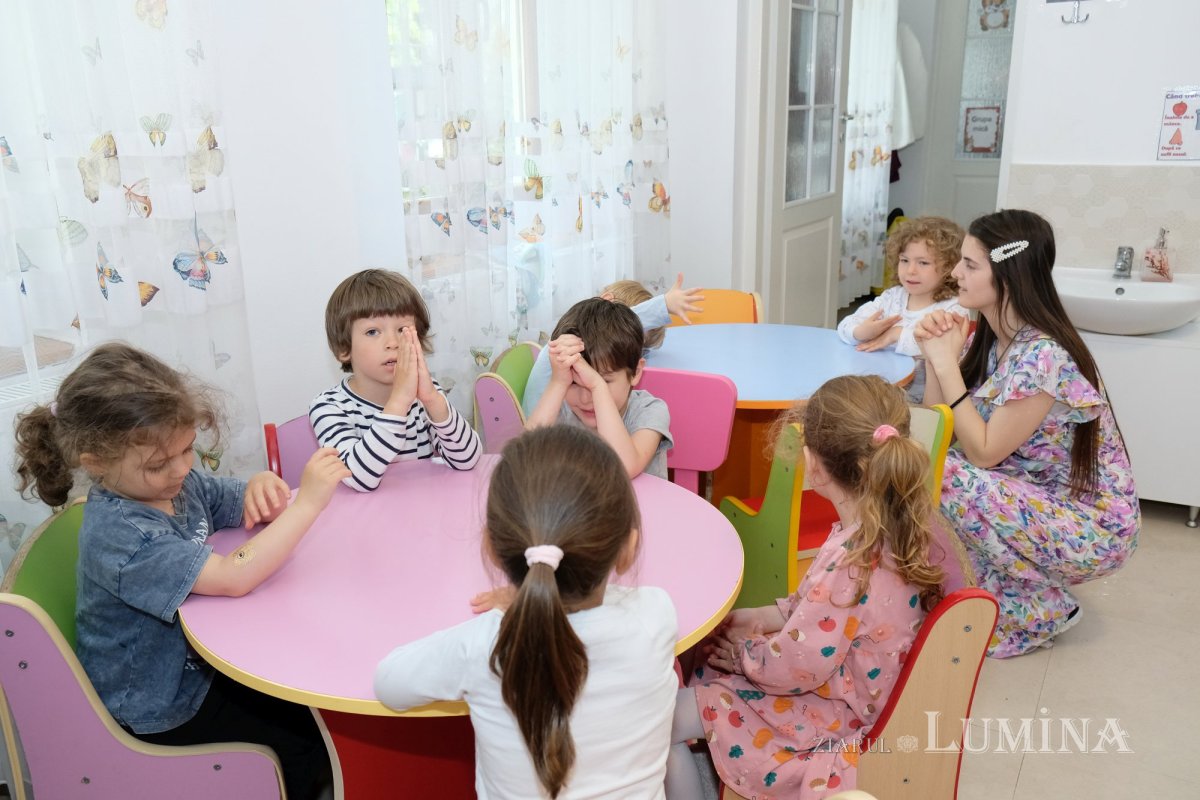 Educație și filantropie la Parohia Mavrogheni din București 261062