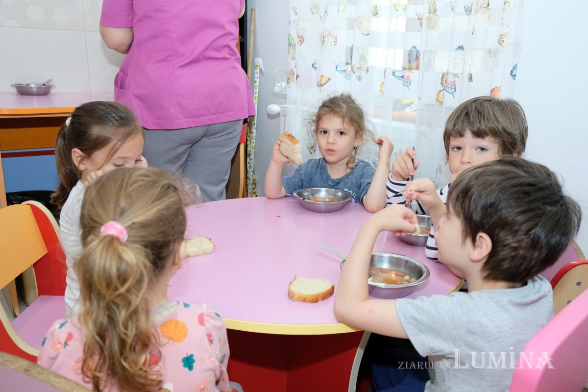 Educație și filantropie la Parohia Mavrogheni din București 261064