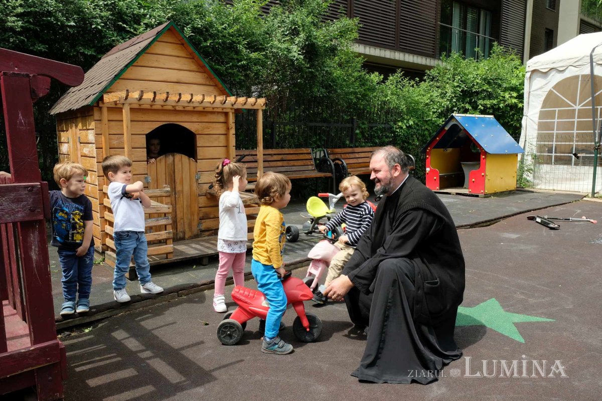 Educație și filantropie la Parohia Mavrogheni din București 261067