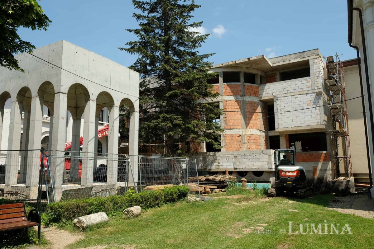 Educație și filantropie la Parohia Mavrogheni din București 261091