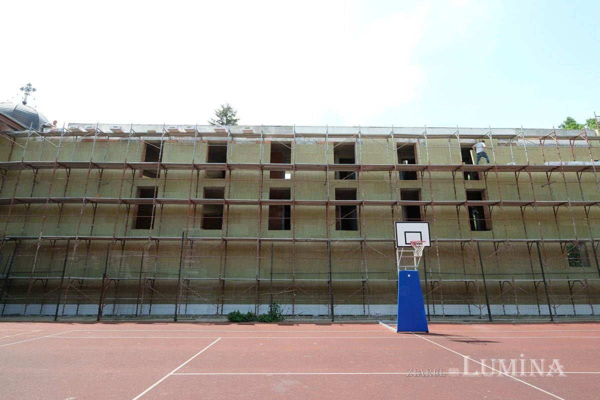 Educație și filantropie la Parohia Mavrogheni din București 261092