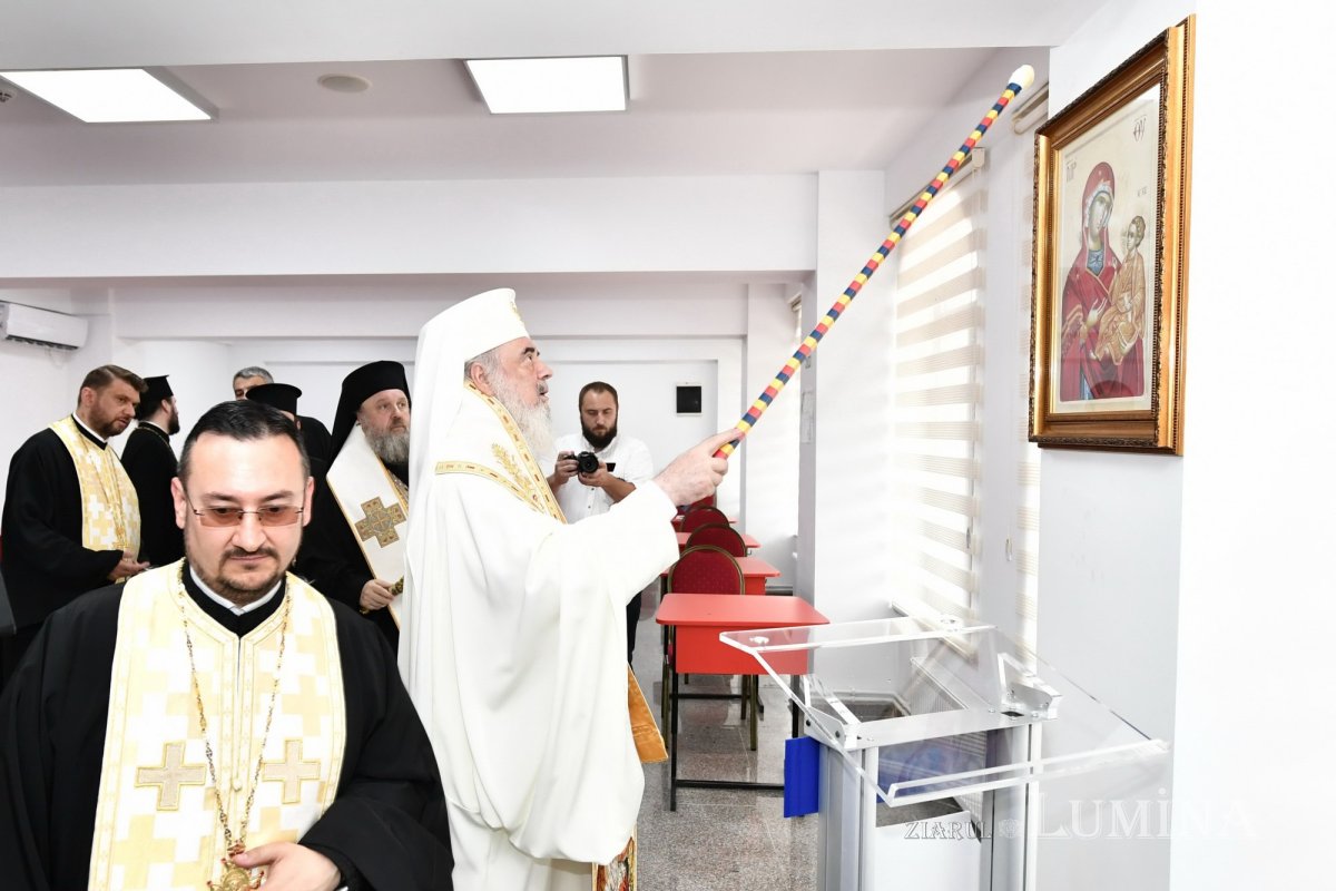 Patriarhul României a binecuvântat prima creșă a Arhiepiscopiei Bucureștilor 261365