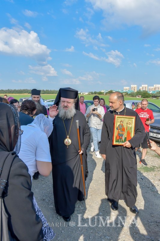 Raclă nouă pentru sfinte moaște mucenicești la o parohie ilfoveană 261747