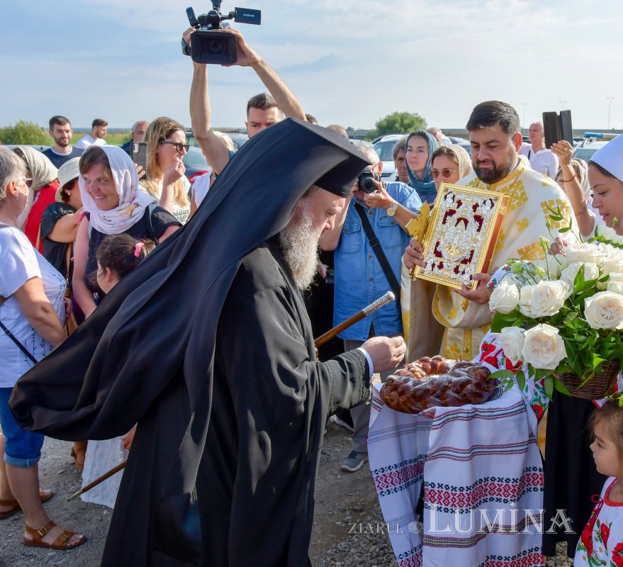 Raclă nouă pentru sfinte moaște mucenicești la o parohie ilfoveană 261748