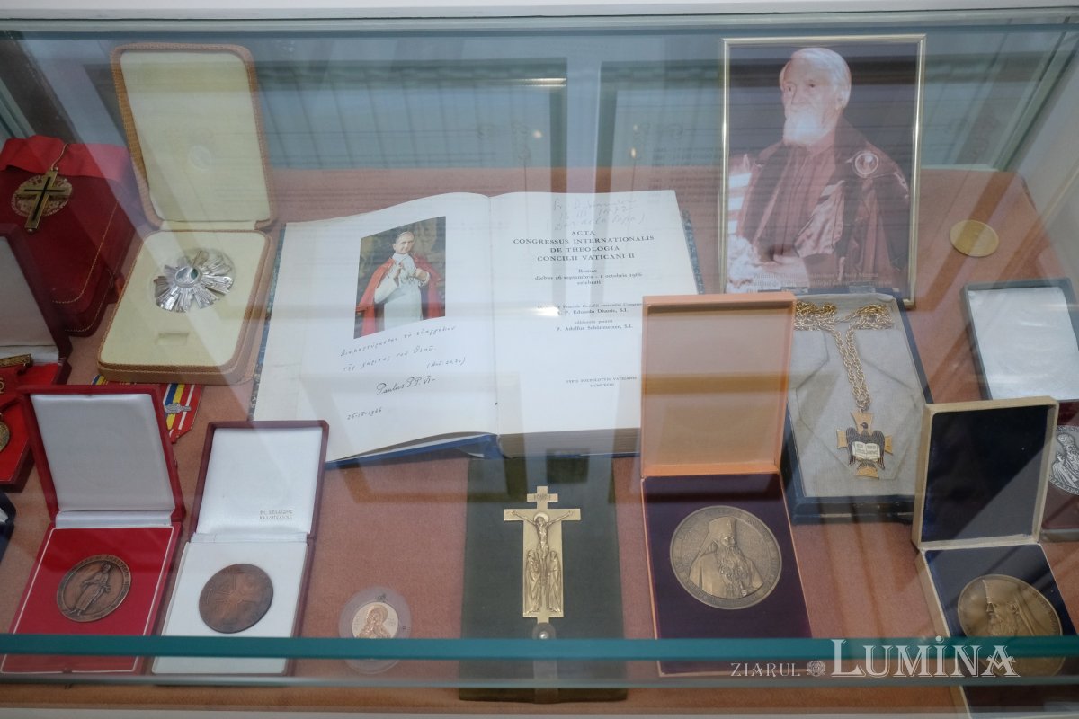 Acasă la părintele Dumitru Stăniloae în București 262312