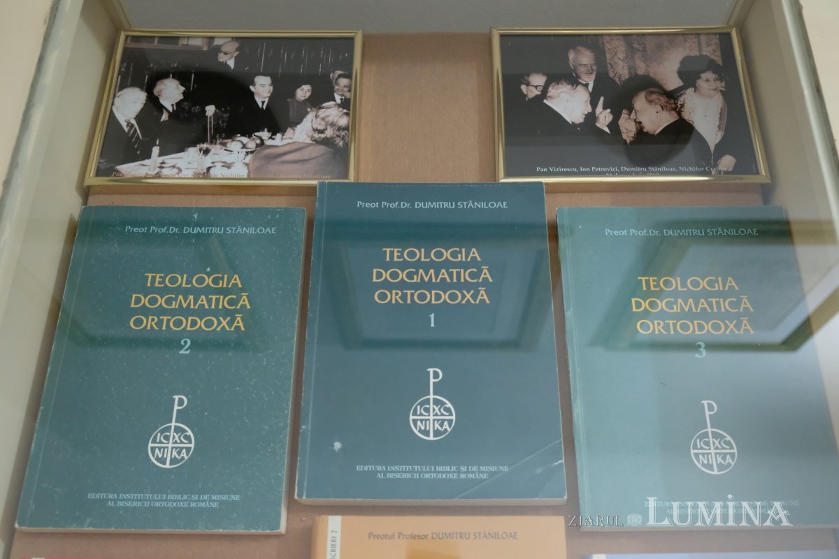 Acasă la părintele Dumitru Stăniloae în București 262315