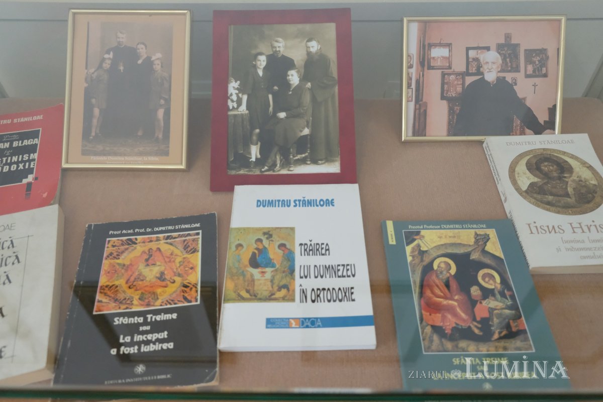 Acasă la părintele Dumitru Stăniloae în București 262316