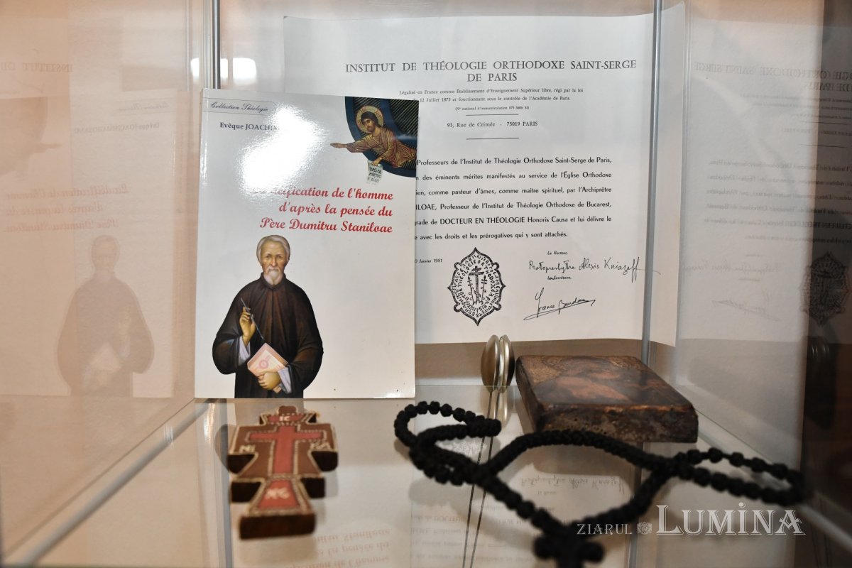 Acasă la părintele Dumitru Stăniloae în București 262324