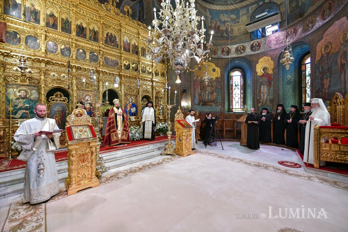 Prinos de recunoştinţă la aniversarea Patriarhului României 262635