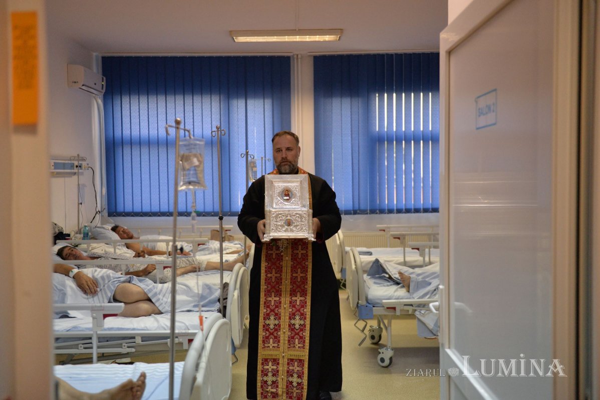 Sfântul Pantelimon sărbătorit la Parohia Mărcuța din București 263138