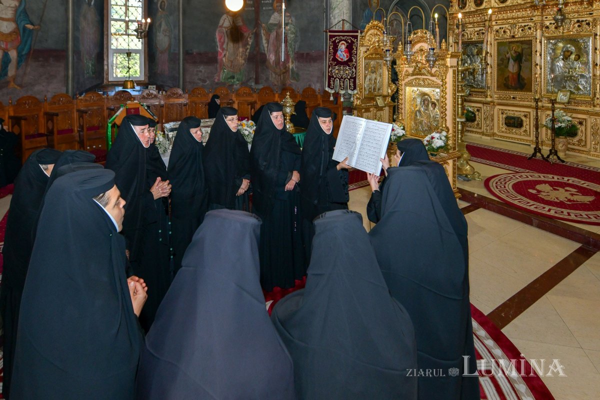 „Opera spirituală a Bisericii trebuie însoțită de opera filantropică” 263350