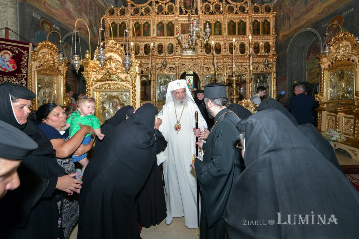 „Opera spirituală a Bisericii trebuie însoțită de opera filantropică” 263380