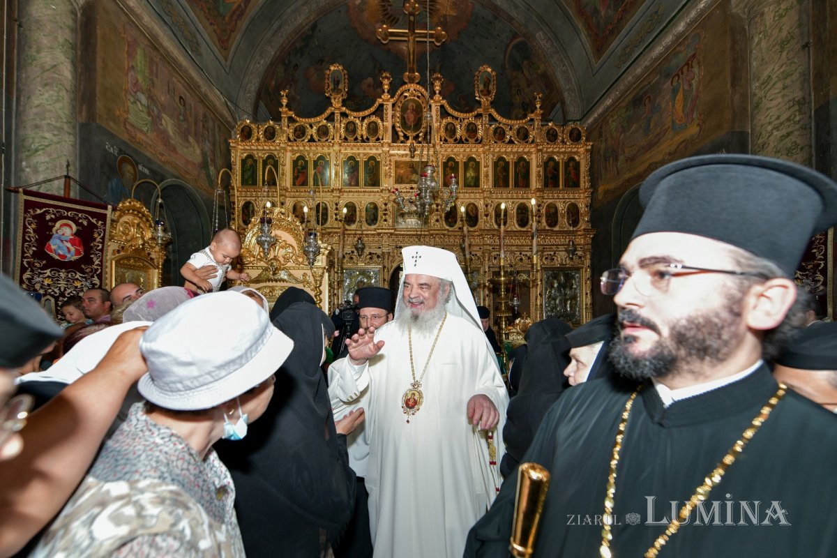 „Opera spirituală a Bisericii trebuie însoțită de opera filantropică” 263381