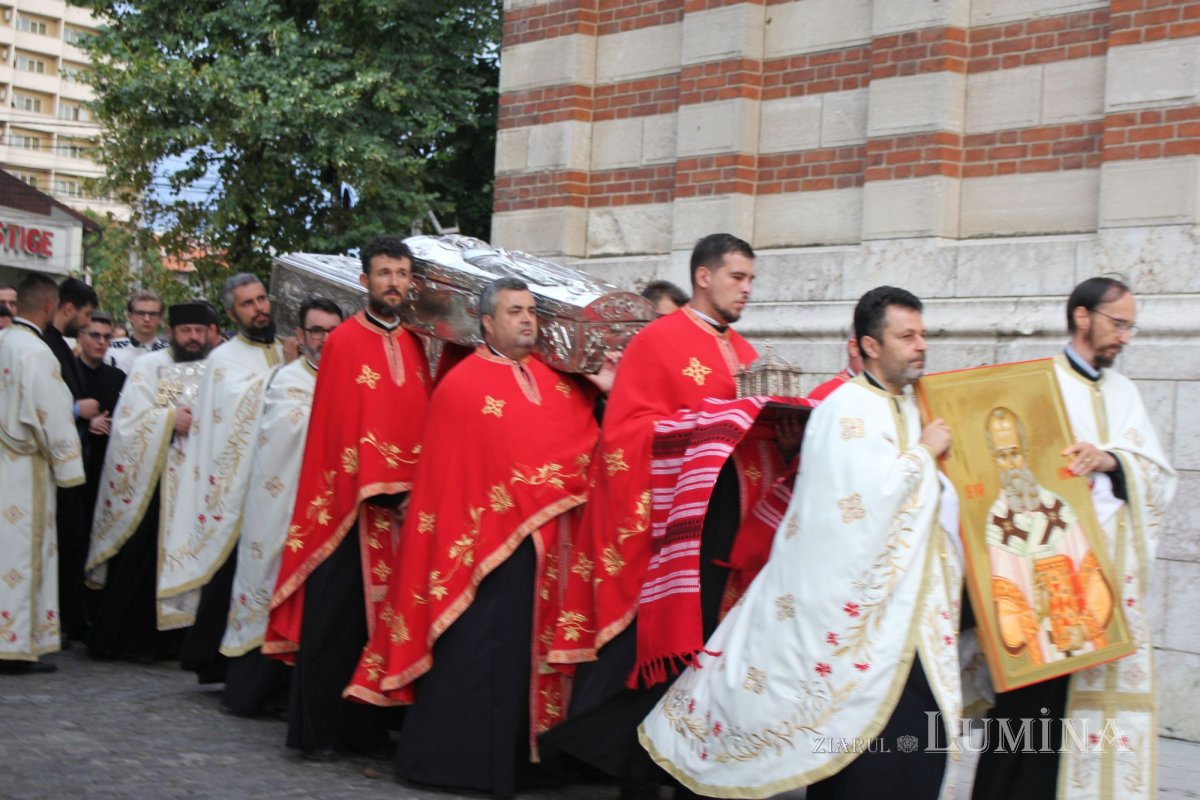 Sfântul Ierarh Nifon, prăznuit la Catedrala Mitropolitană din Craiova 264641