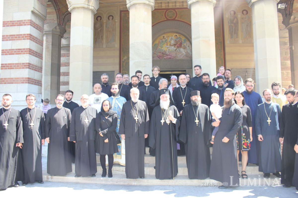 Sfântul Ierarh Nifon, prăznuit la Catedrala Mitropolitană din Craiova 264644