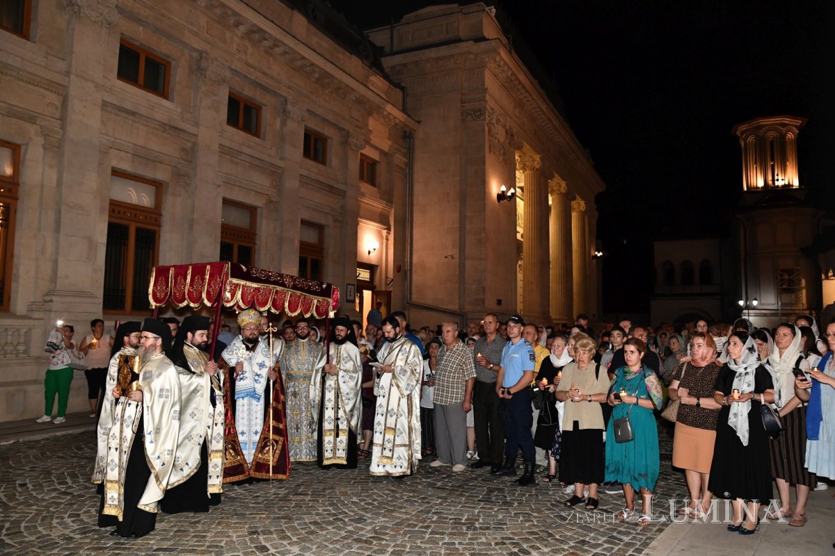Cântare de adormire adusă Maicii lui Dumnezeu la Catedrala Patriarhală 264743