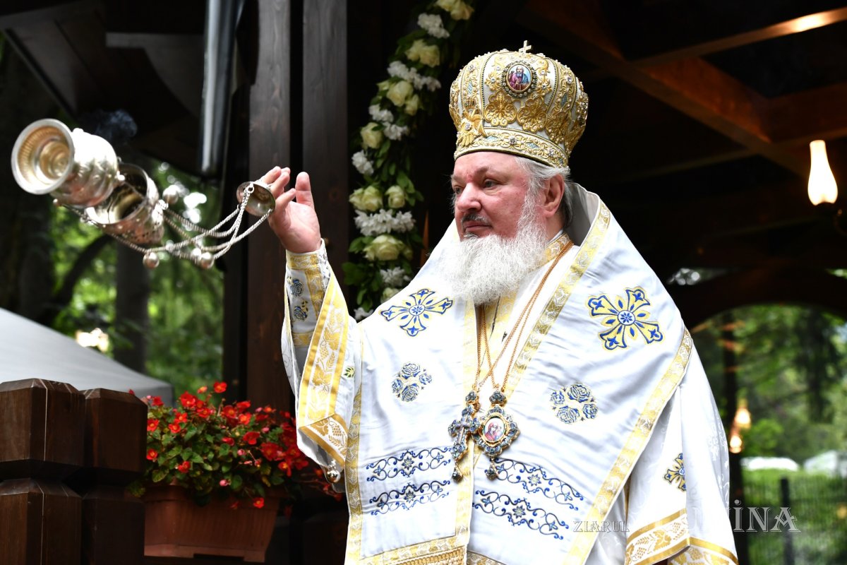 Înnoire și binecuvântare în lavra isihastă a Maicii Domnului de la Sinaia 264872