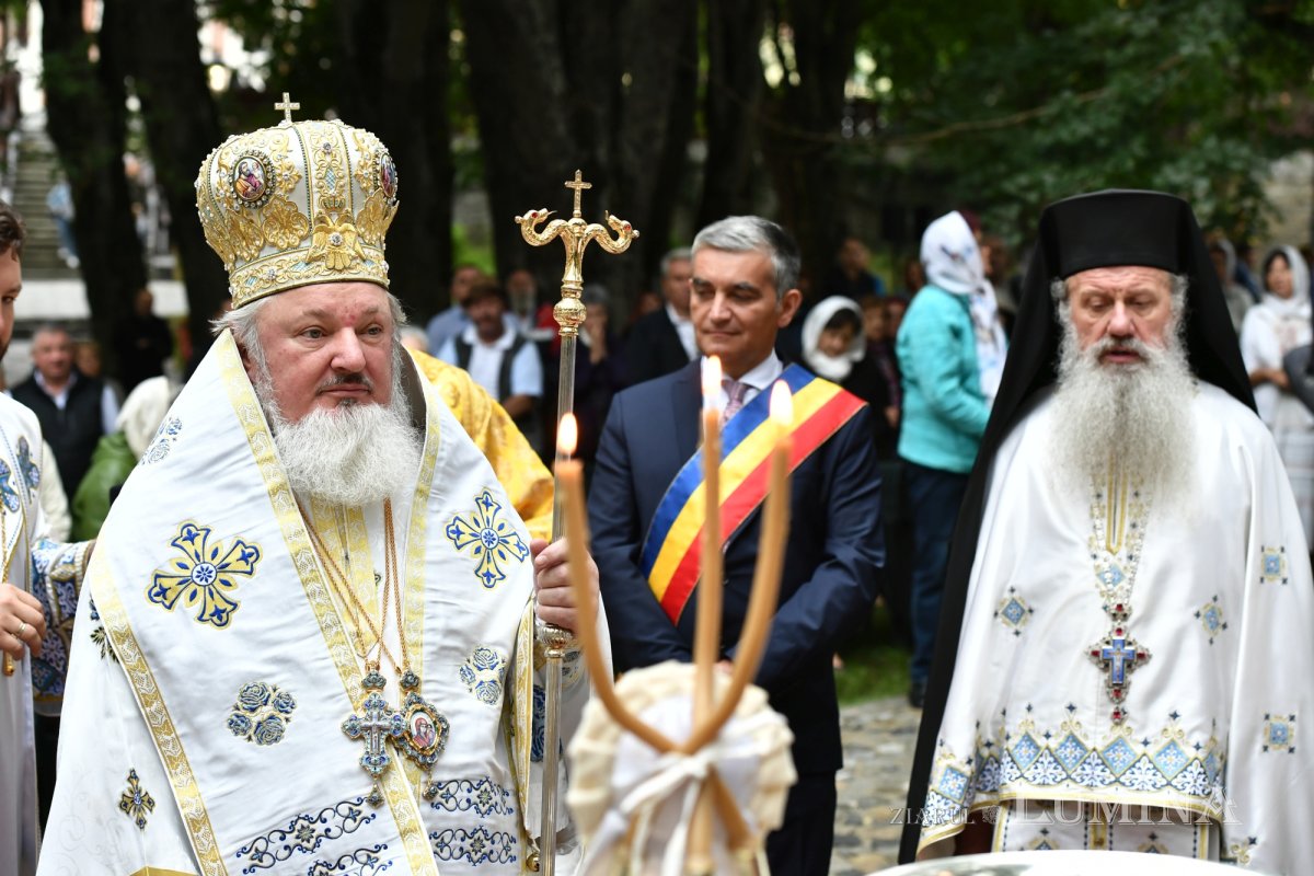 Înnoire și binecuvântare în lavra isihastă a Maicii Domnului de la Sinaia 264874