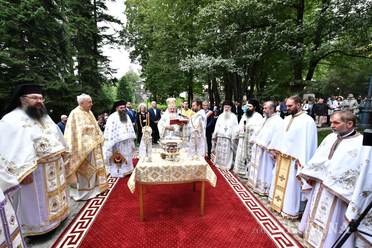 Înnoire și binecuvântare în lavra isihastă a Maicii Domnului de la Sinaia 264876