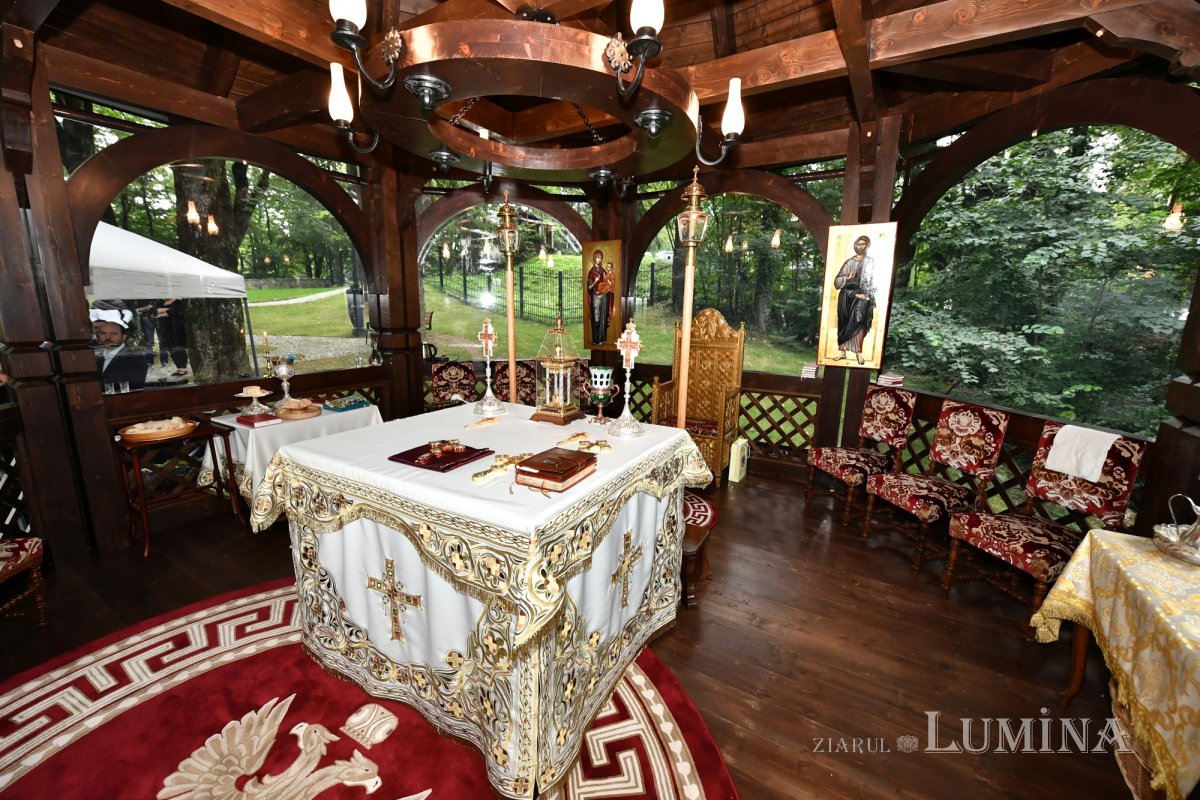 Înnoire și binecuvântare în lavra isihastă a Maicii Domnului de la Sinaia 264877