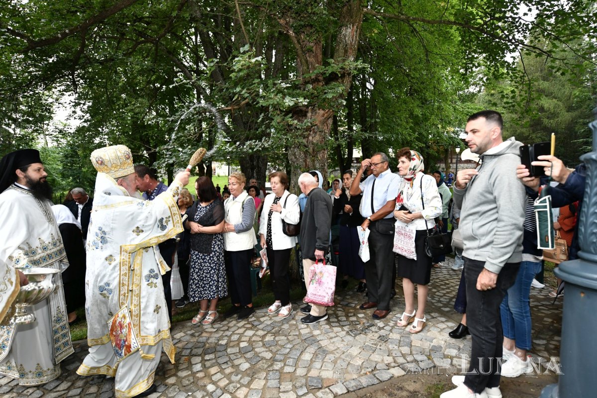 Înnoire și binecuvântare în lavra isihastă a Maicii Domnului de la Sinaia 264883